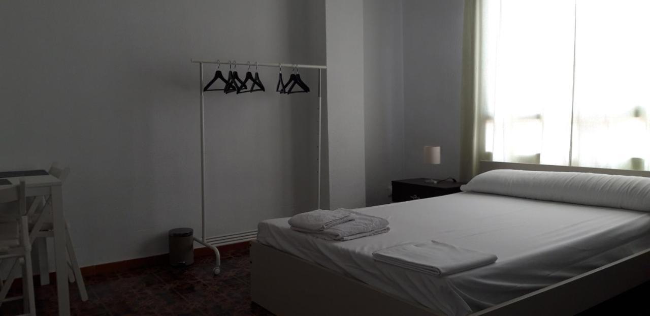 Pension Benavente Ap-7 3Min Coche Playa 5 Min Self Check-In 24H Moncófar Esterno foto